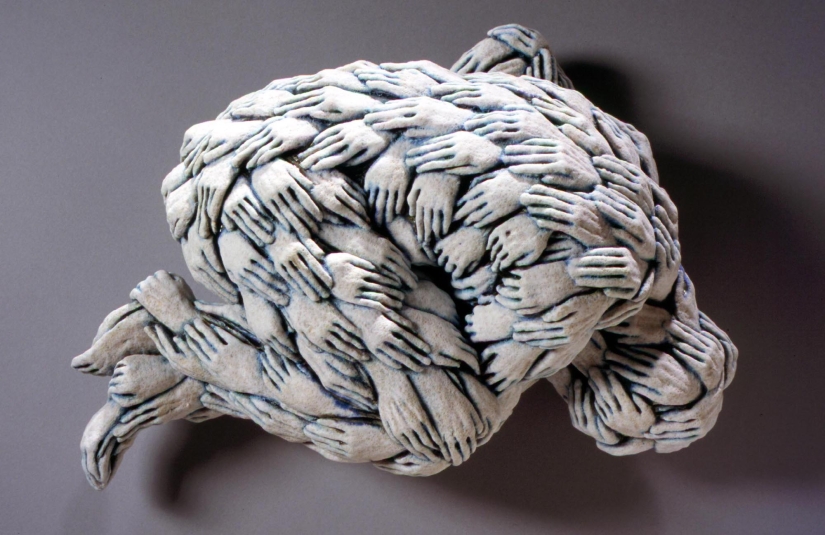 Adrian Arleo and her poetic ceramics that combine man and nature