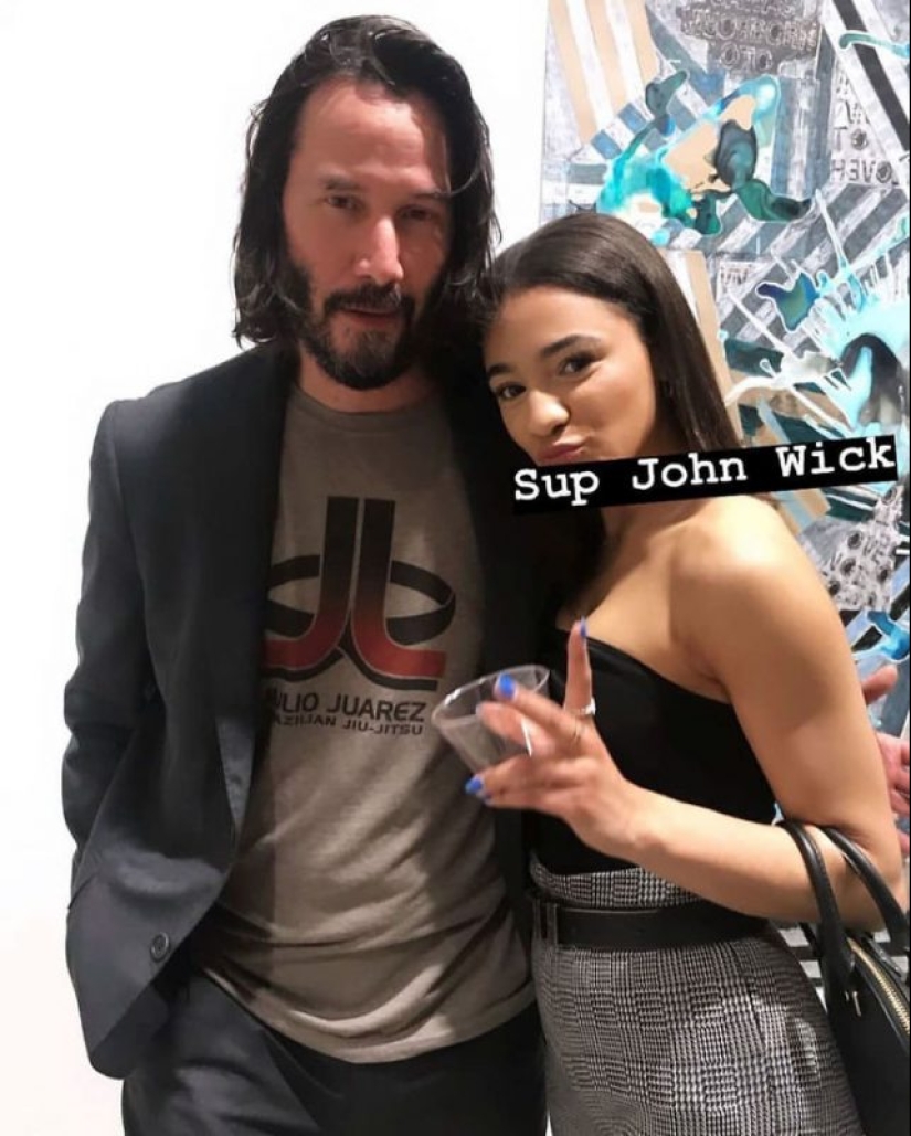 After himself: Keanu Reeves never touches the people photographed