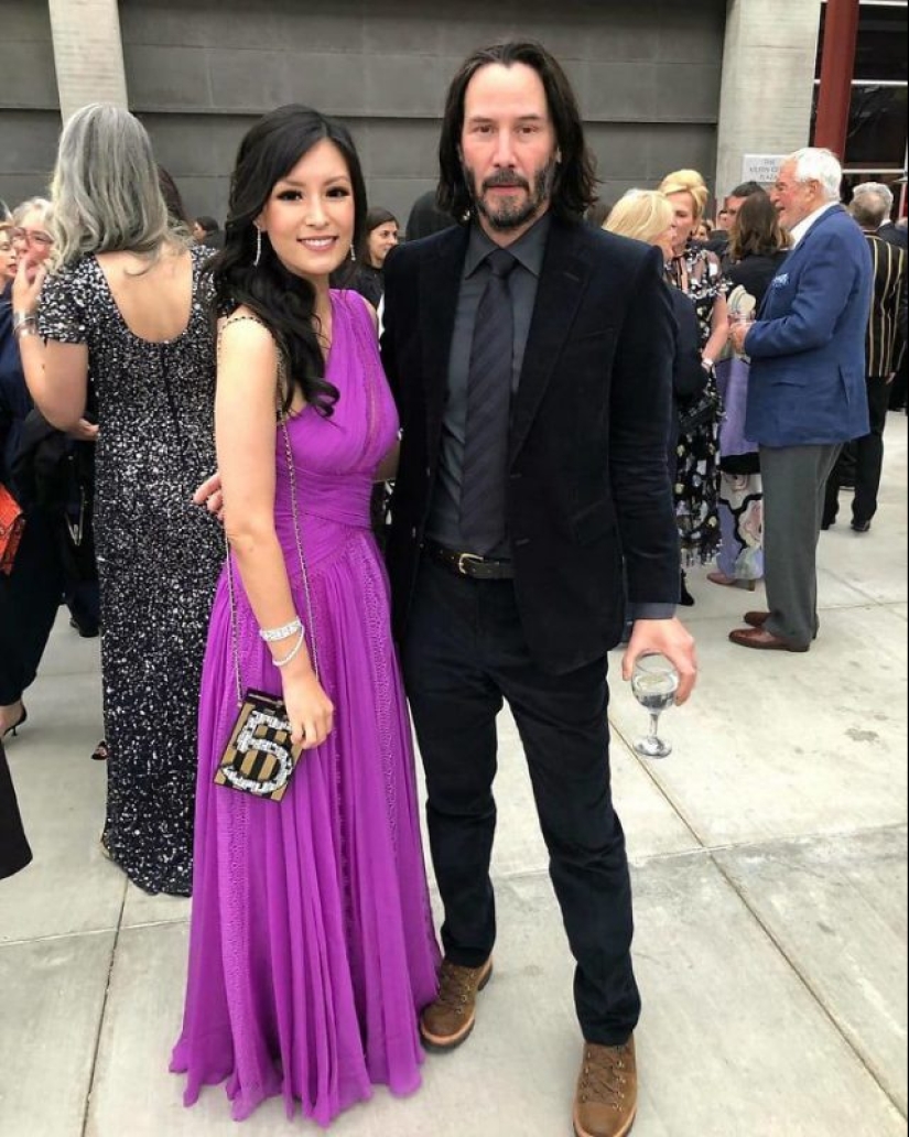 After himself: Keanu Reeves never touches the people photographed