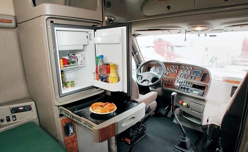 All your carried with me: how has the life of American truckers All your carried with me: how has the life of American truckers