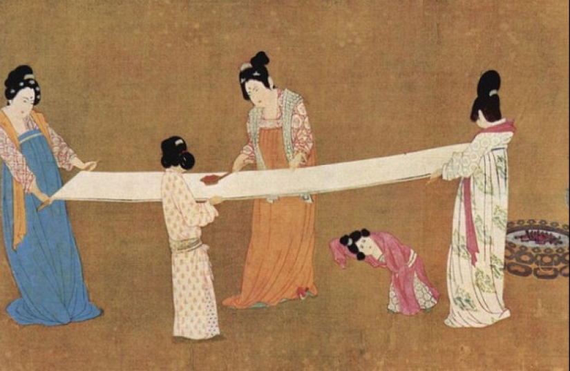 Aloud about the delicate: how toilet paper appeared and what they did before it