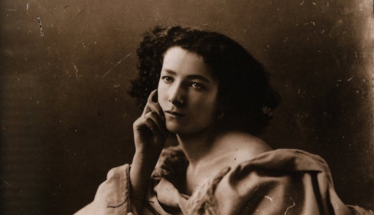 Amazing actress Sarah Bernhardt, who loved both female and male roles