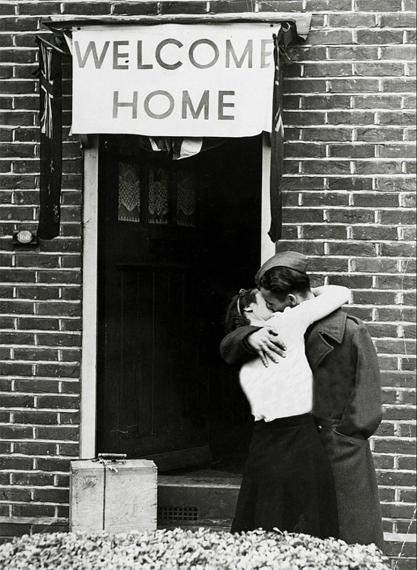 Amor durante la guerra: 30 fotos sobre despedirse y encontrarse con soldados