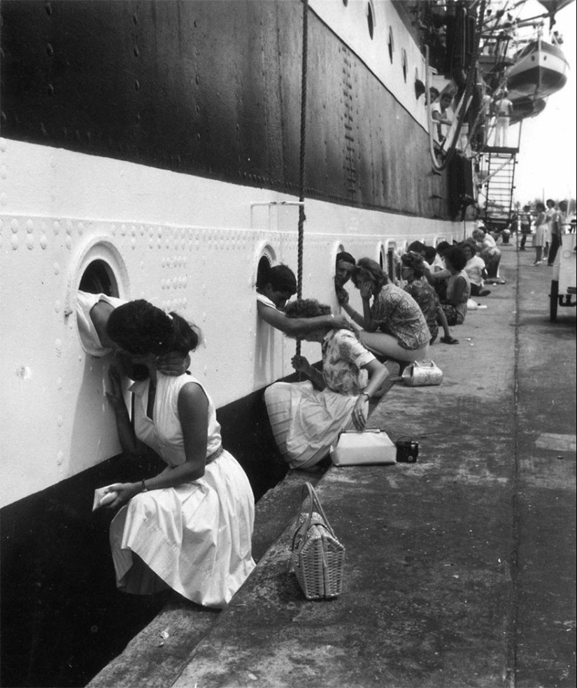 Amor durante la guerra: 30 fotos sobre despedirse y encontrarse con soldados