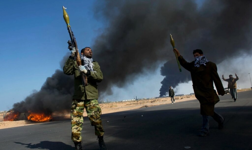 &quot;Amor + Guerra&quot; de la fotógrafa Lynsey Addario: Una historia sobre vivir y trabajar junto a la muerte