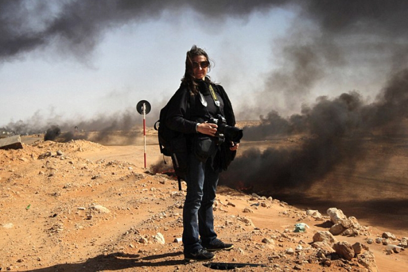 &quot;Amor + Guerra&quot; de la fotógrafa Lynsey Addario: Una historia sobre vivir y trabajar junto a la muerte