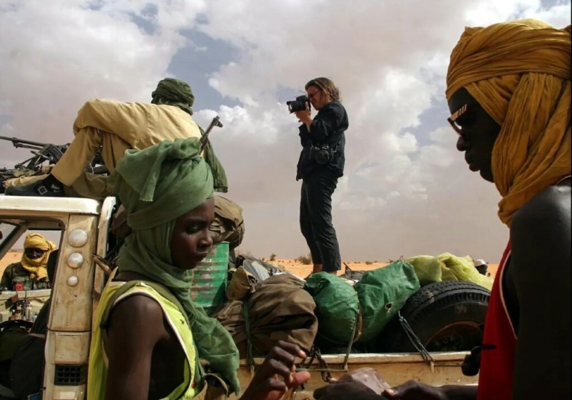 &quot;Amor + Guerra&quot; de la fotógrafa Lynsey Addario: Una historia sobre vivir y trabajar junto a la muerte
