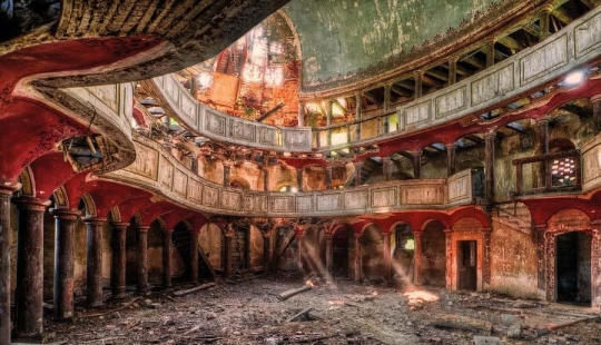 An abandoned world through the lens of Matthias Hacker An abandoned world through the lens of Matthias Hacker