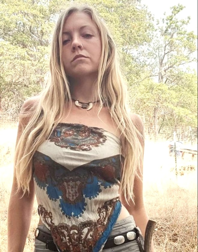 An American woman lives in a tent and eats animals that have been hit by cars. An American woman lives in a tent and eats animals that have been hit by cars.