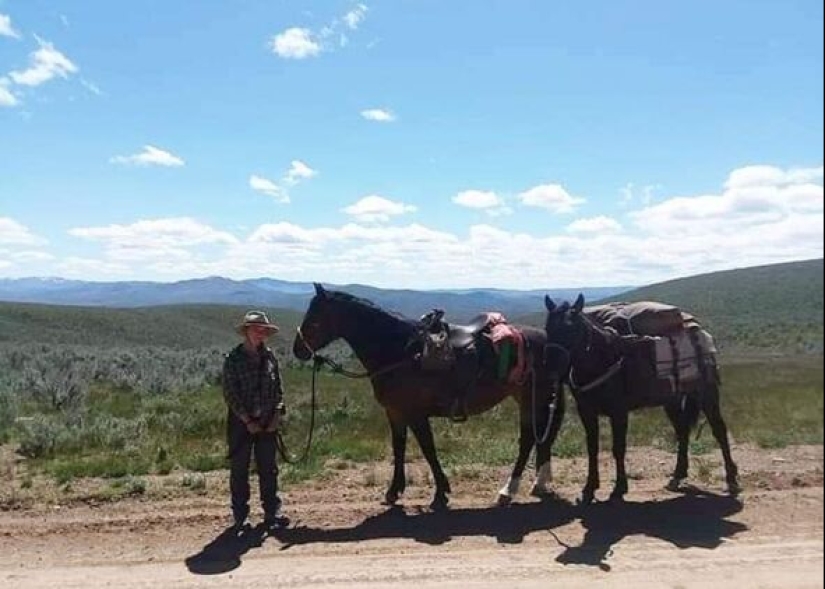 An American woman lives in a tent and eats animals that have been hit by cars. An American woman lives in a tent and eats animals that have been hit by cars.