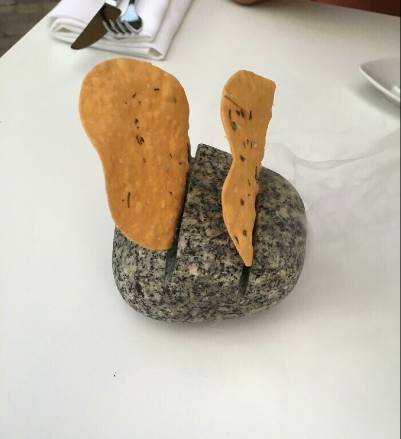 And what, on a plate it was impossible? 30 examples of too unusual serving of dishes