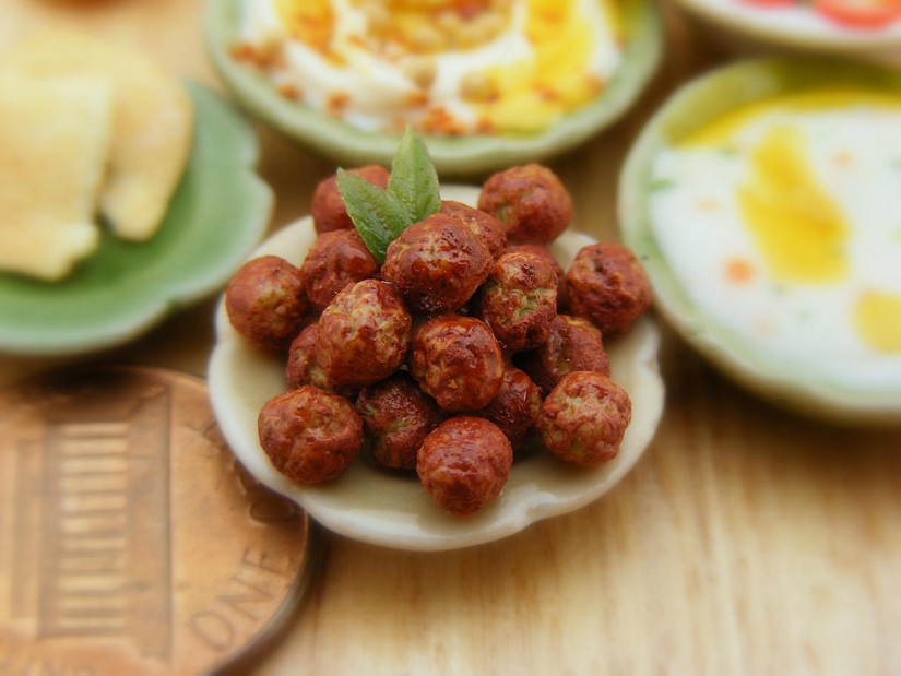 Appetizing miniatures from an Israeli master