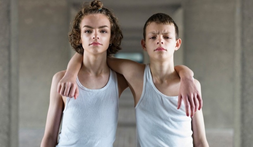 Are twins as similar as they seem? A London photographer's project about the uniqueness of twins Are twins as similar as they seem? A London photographer's project about the uniqueness of twins