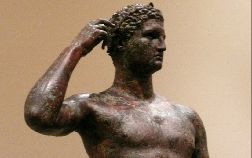 Armpit plucker and other most humiliating professions of the past Armpit plucker and other most humiliating professions of the past