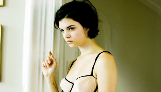 Arriba, abajo y afuera Arriba, abajo y afuera