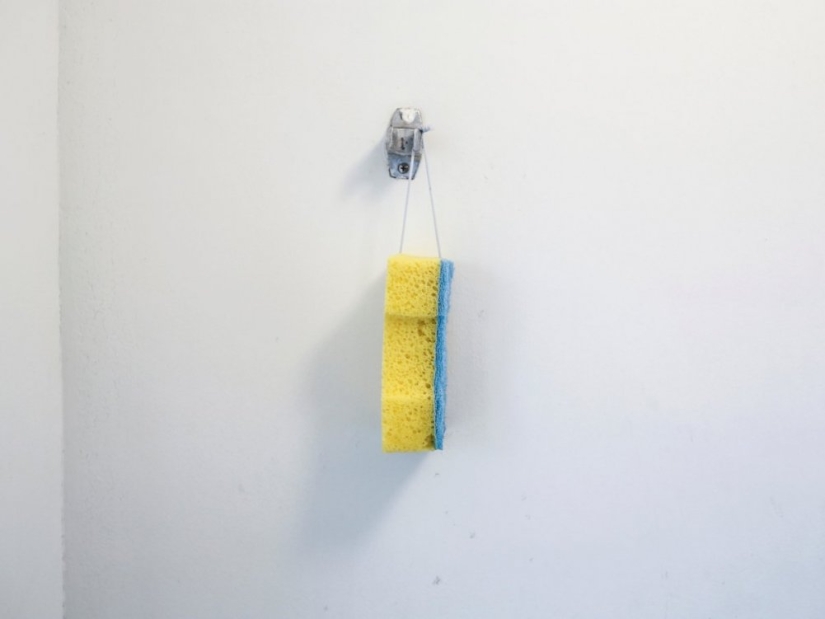 At least the ball is rolling: painfully empty apartments of Japanese minimalists