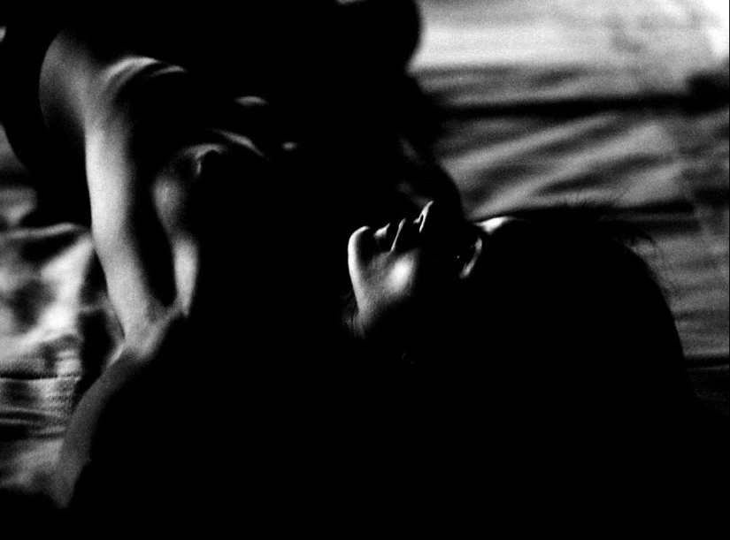 Autorretratos de Ri Rasmussen-sexy, intelectual, libre Autorretratos de Ri Rasmussen-sexy, intelectual, libre