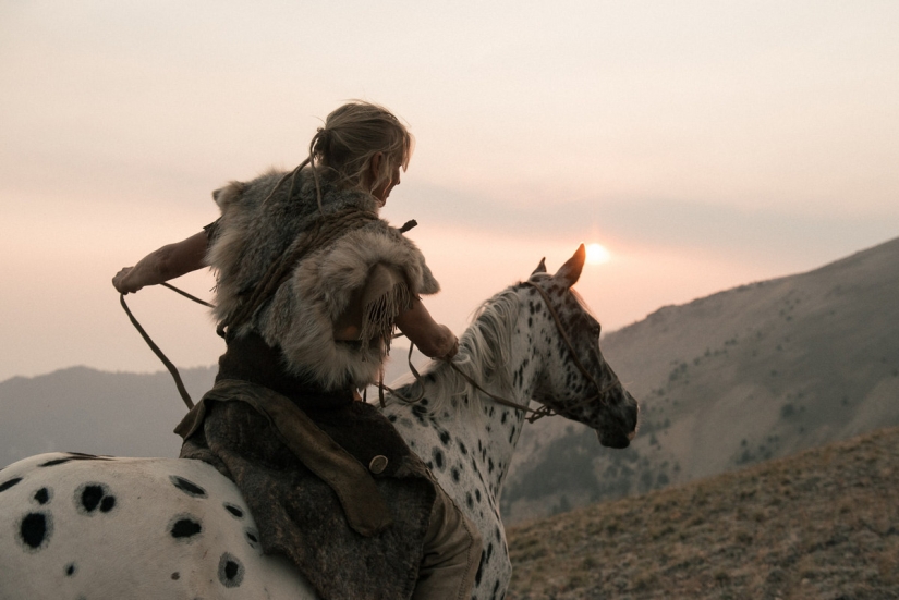 Back in the Paleolithic: hunter-gatherers of the 21st century in the project "Living wild" Back in the Paleolithic: hunter-gatherers of the 21st century in the project "Living wild"