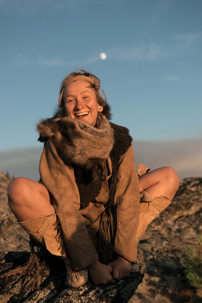 Back in the Paleolithic: hunter-gatherers of the 21st century in the project "Living wild" Back in the Paleolithic: hunter-gatherers of the 21st century in the project "Living wild"