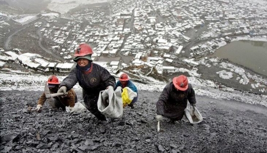 Bajo el cielo azul es una ciudad de Oro, o por Qué usted está viajando a La Rinconada Bajo el cielo azul es una ciudad de Oro, o por Qué usted está viajando a La Rinconada
