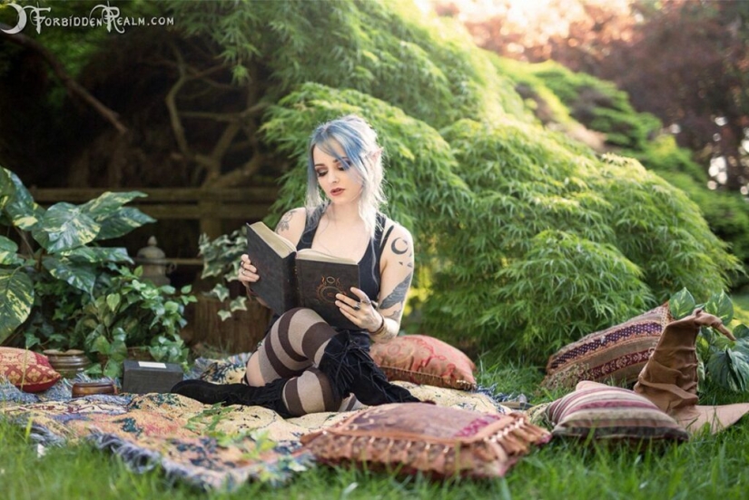 Beautiful Genevieve is a cosplay star who creates her own reality Beautiful Genevieve is a cosplay star who creates her own reality