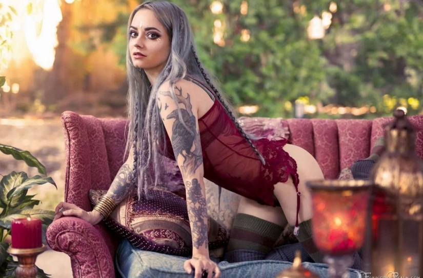 Beautiful Genevieve is a cosplay star who creates her own reality Beautiful Genevieve is a cosplay star who creates her own reality