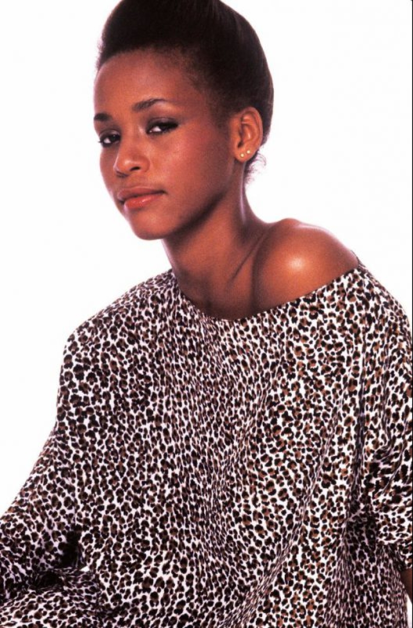 Beauty with a magical voice: rare photos of a young Whitney Houston from the 1980s years