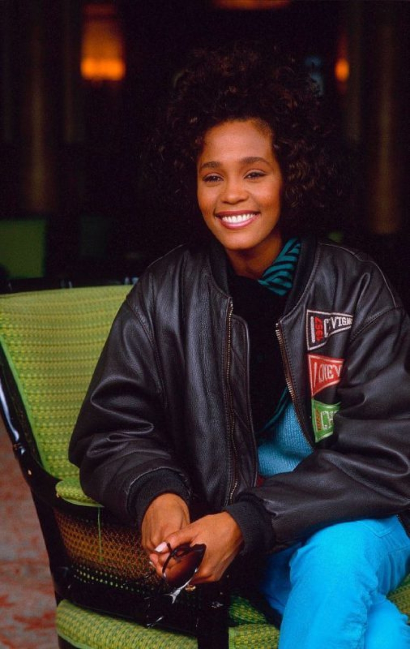 Beauty with a magical voice: rare photos of a young Whitney Houston from the 1980s years