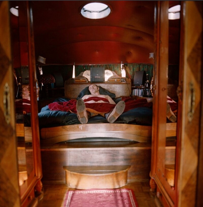 Beds of the inhabitants of France — an intimate photo project by Thierry Bouet Beds of the inhabitants of France — an intimate photo project by Thierry Bouet