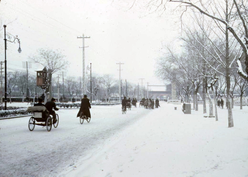 Beijing 1947 in Color: At the Crossroads of Epochs Beijing 1947 in Color: At the Crossroads of Epochs