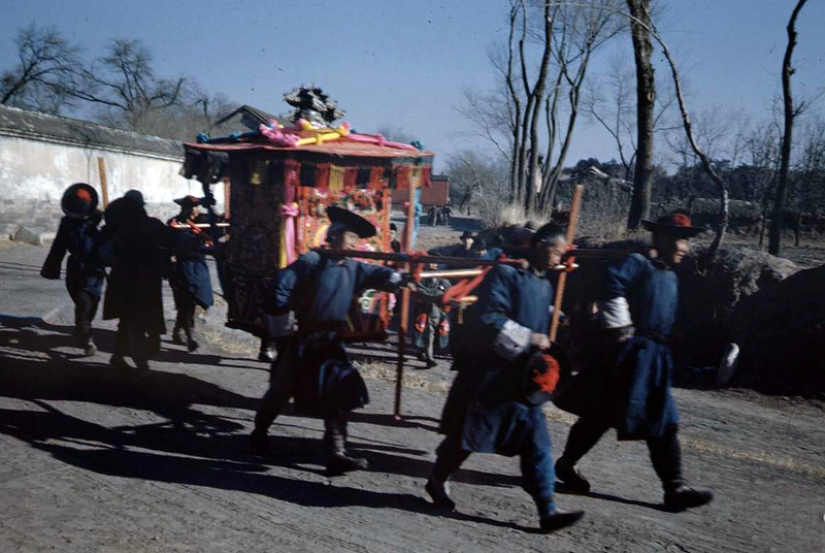 Beijing 1947 in Color: At the Crossroads of Epochs Beijing 1947 in Color: At the Crossroads of Epochs