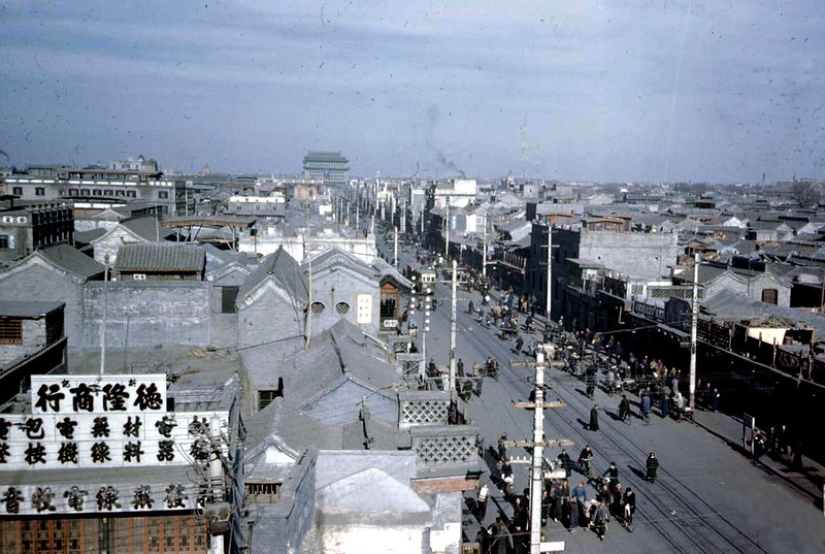 Beijing 1947 in Color: At the Crossroads of Epochs Beijing 1947 in Color: At the Crossroads of Epochs