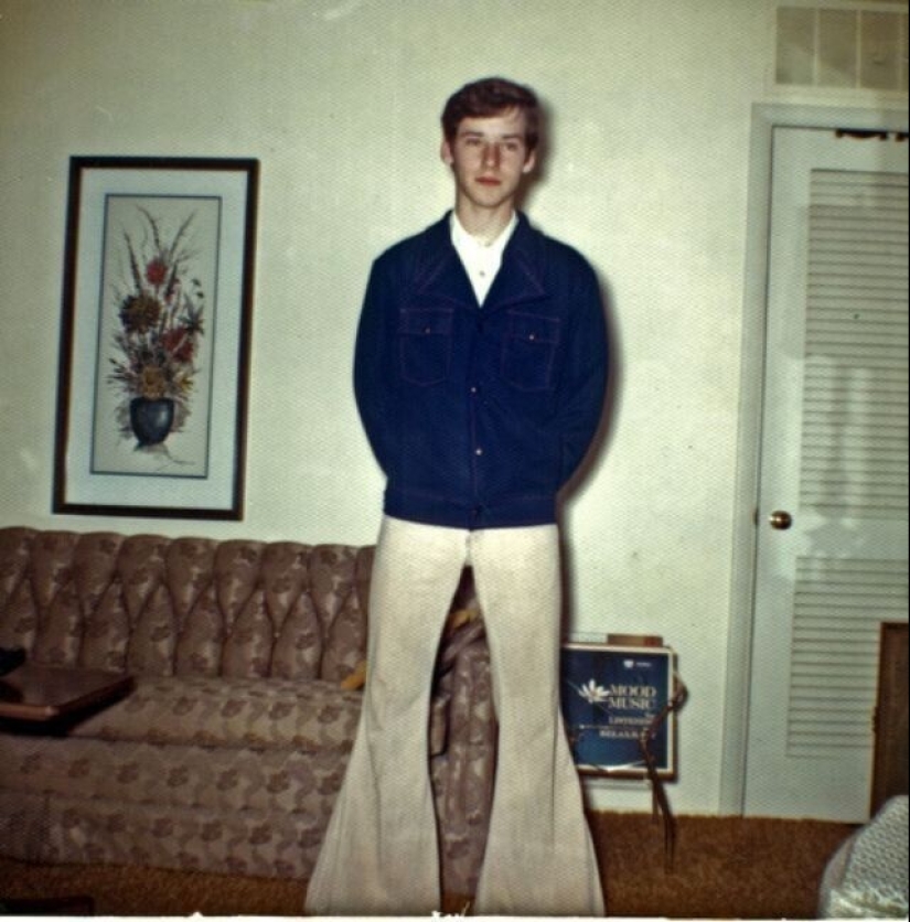 Bell-bottoms: the peak of fashion of the 70s and the symbol of the decade Bell-bottoms: the peak of fashion of the 70s and the symbol of the decade