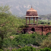 Bhangarh is a cursed ghost town in India where you can&#39;t go at night