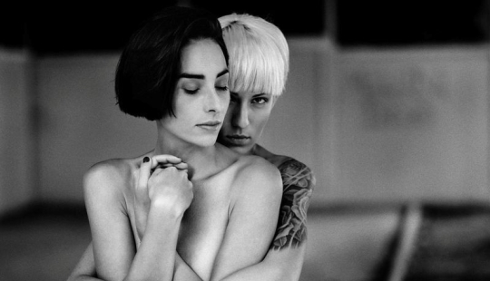 Black and white passion in the works of photographer Kalynsky