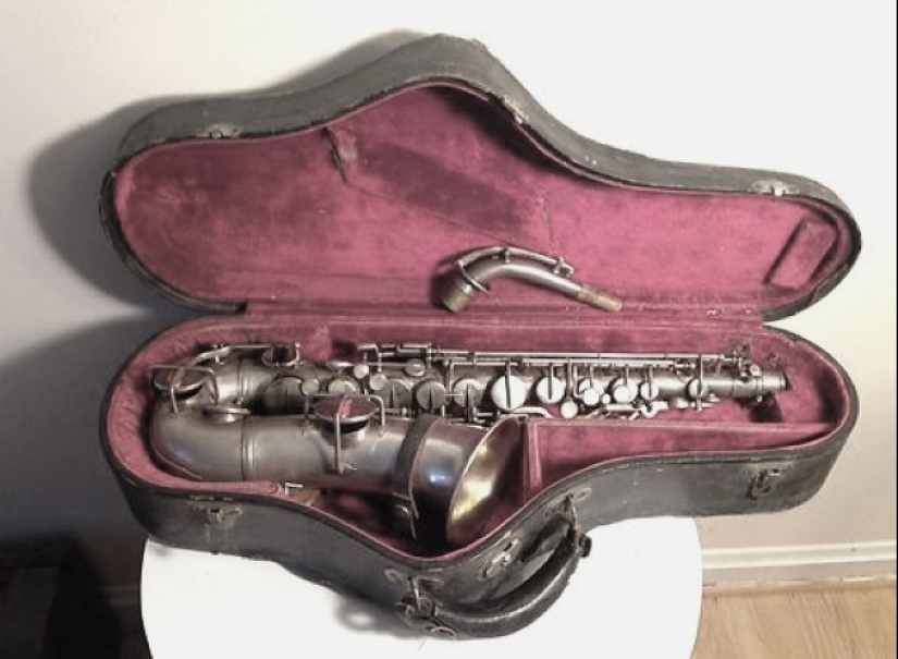 Bonnie and Clyde: The Story of the Barrow Gang Bonnie and Clyde: The Story of the Barrow Gang