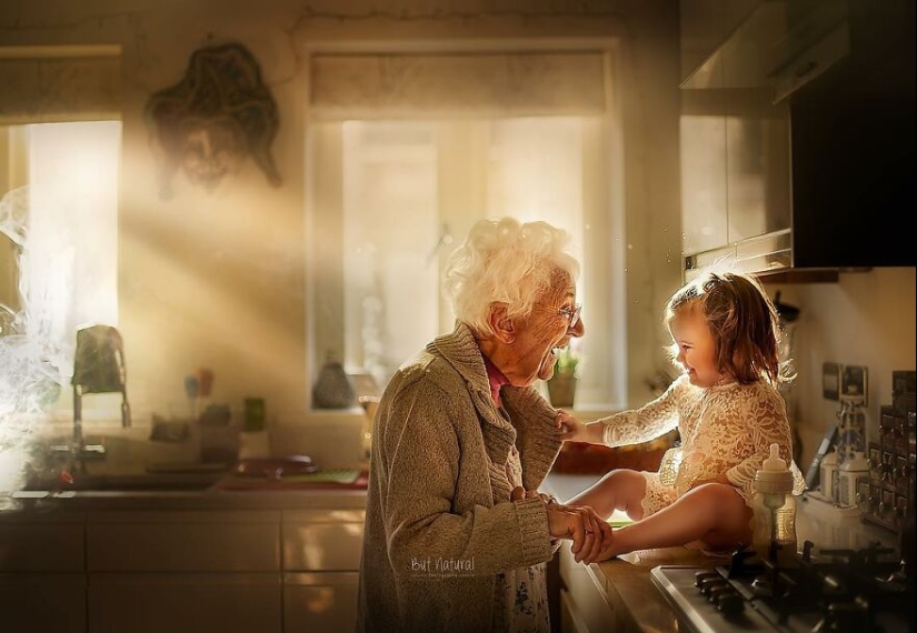 Both old and young: a touching photo project about the connection of the older generation with grandchildren