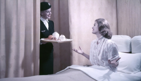 Breakfast in bed: how was the first class of Air France airline in 1957 Breakfast in bed: how was the first class of Air France airline in 1957