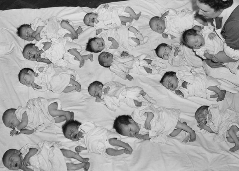 Broke through: historical images of the baby boom in the USA