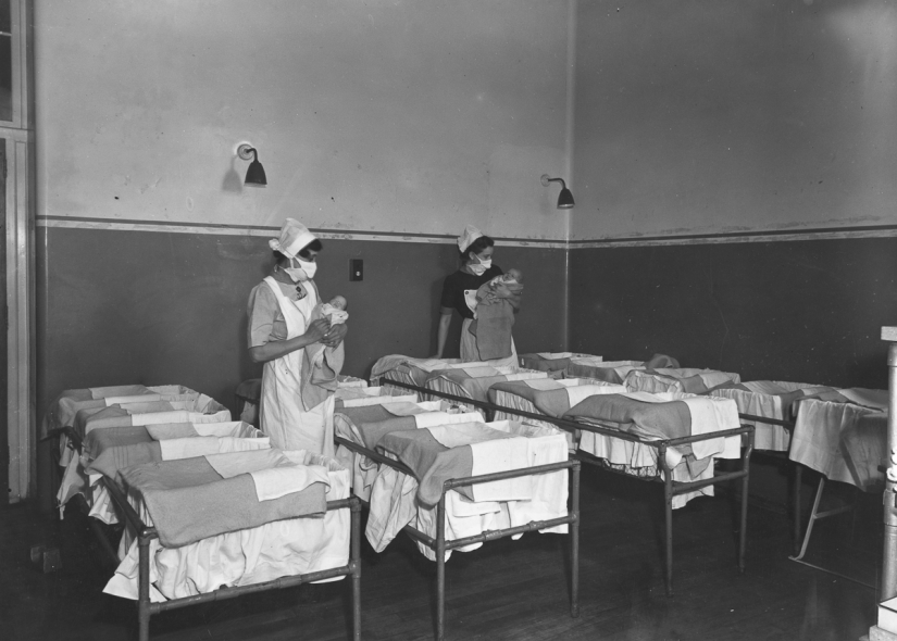 Broke through: historical images of the baby boom in the USA