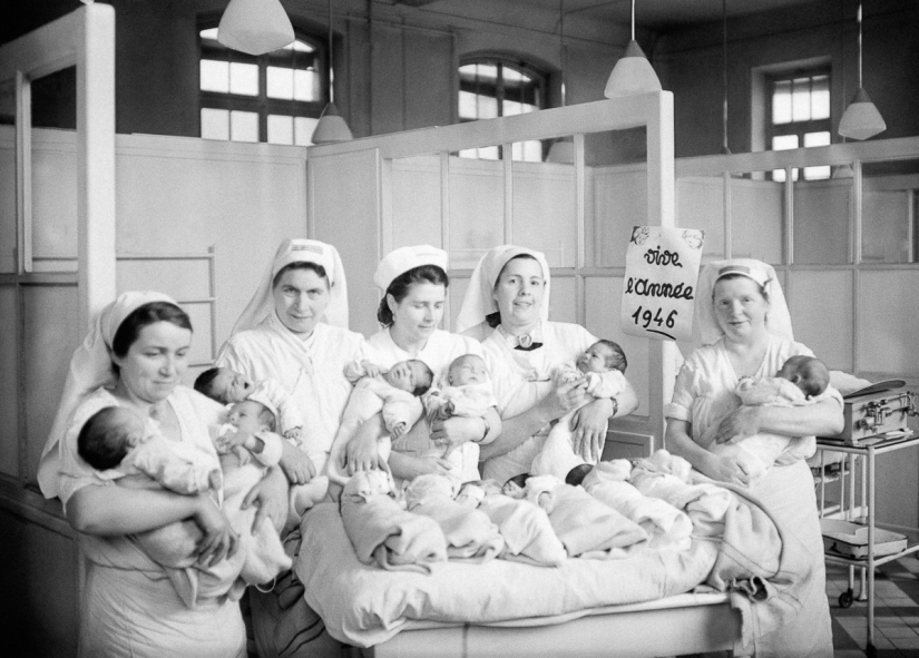 Broke through: historical images of the baby boom in the USA