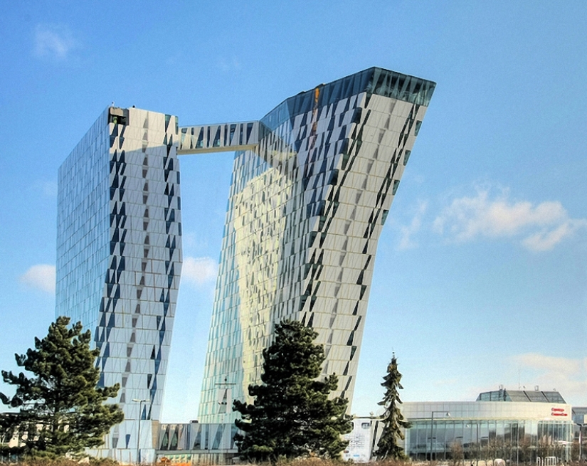 Buildings with a slope