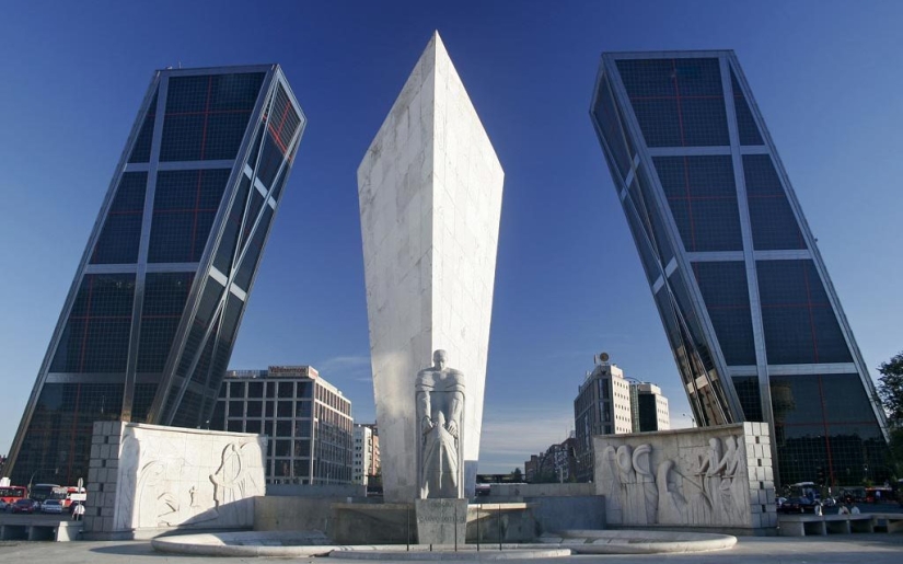 Buildings with a slope