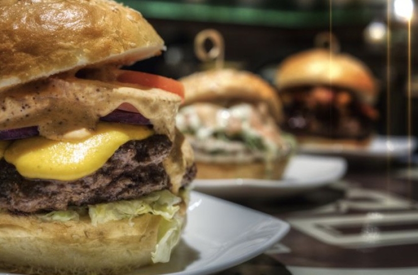 Burger: the history of the dish that conquered the whole world