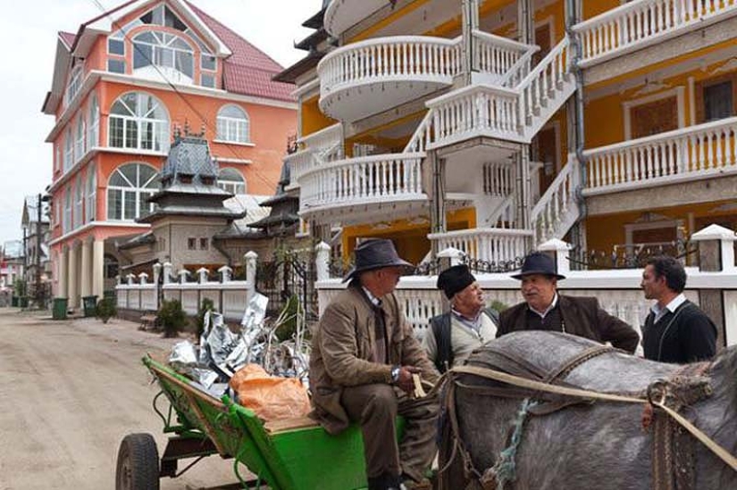 Buzescu is the capital of Gypsy millionaires Buzescu is the capital of Gypsy millionaires