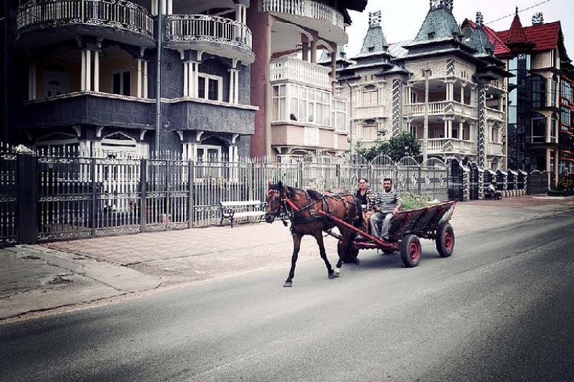 Buzescu is the capital of Gypsy millionaires Buzescu is the capital of Gypsy millionaires
