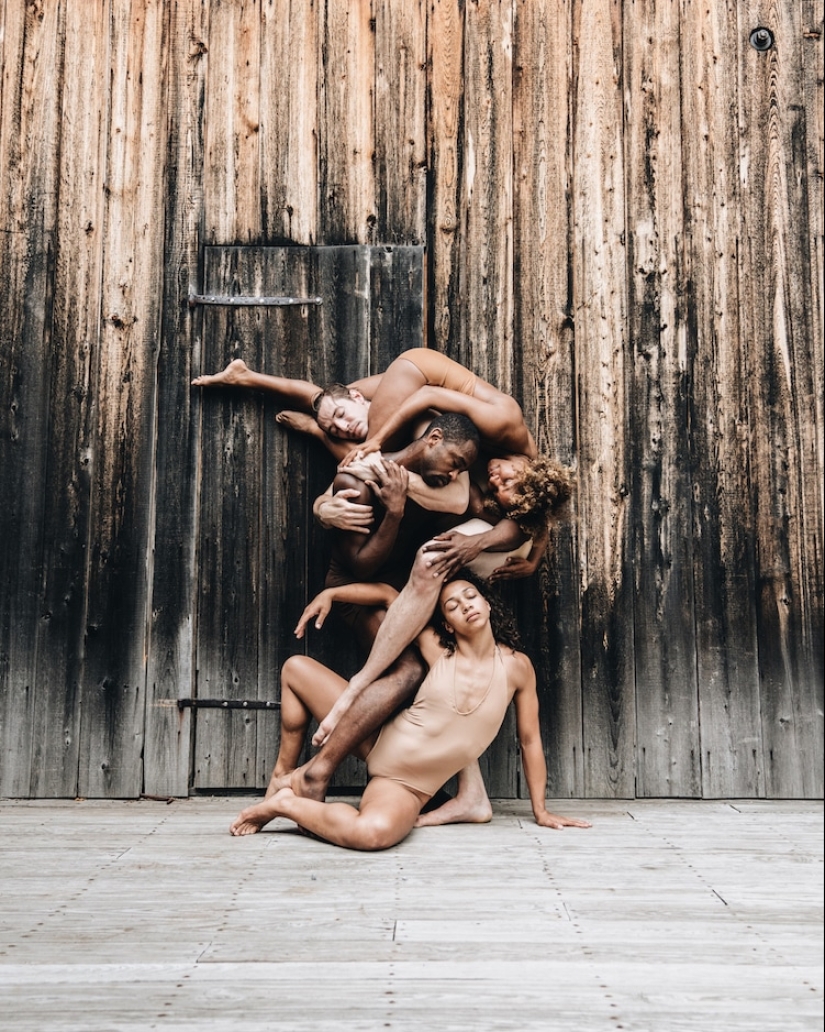 Cameras and Dancers project: gravity does not interfere with a good dancer Cameras and Dancers project: gravity does not interfere with a good dancer