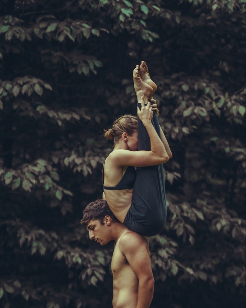 Cameras and Dancers project: gravity does not interfere with a good dancer Cameras and Dancers project: gravity does not interfere with a good dancer