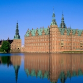 Castles on the water or 20 most beautiful castle moats in the world