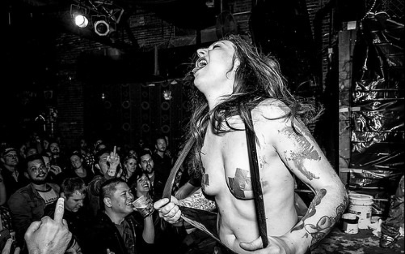 "Changing the soup broken soup": how do women fight in the mud "Changing the soup broken soup": how do women fight in the mud